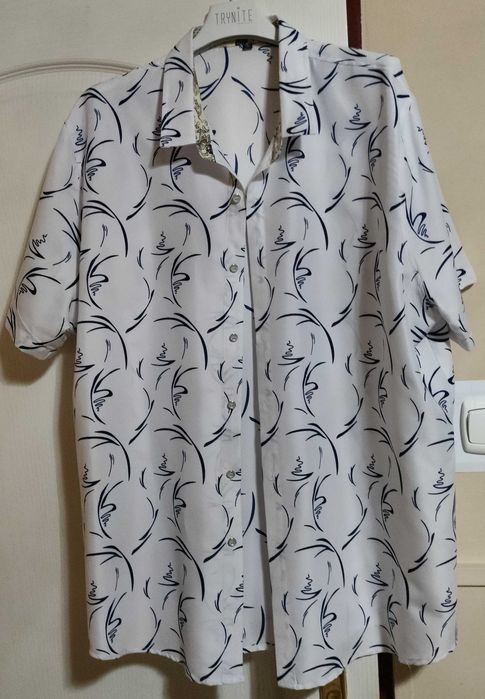 Biała wzorzysta koszula męska z krótkim rękawem