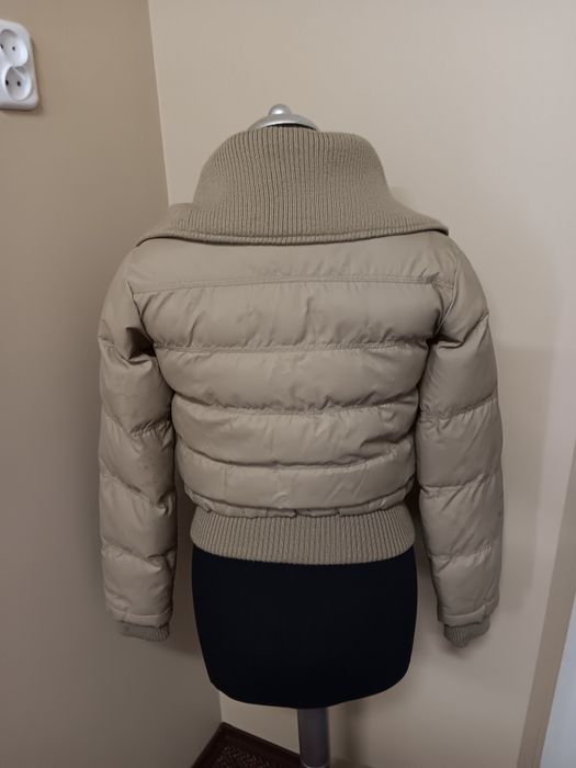 Kurtka biodrowa pikowana z dużym kołnierzem