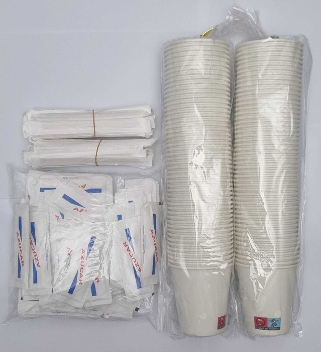 Kit Café Take Away | 100 Copos + 100 Açúcares + 100 Misturadores