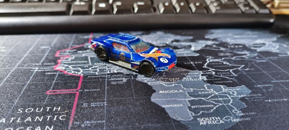 Машинка Hotwneels