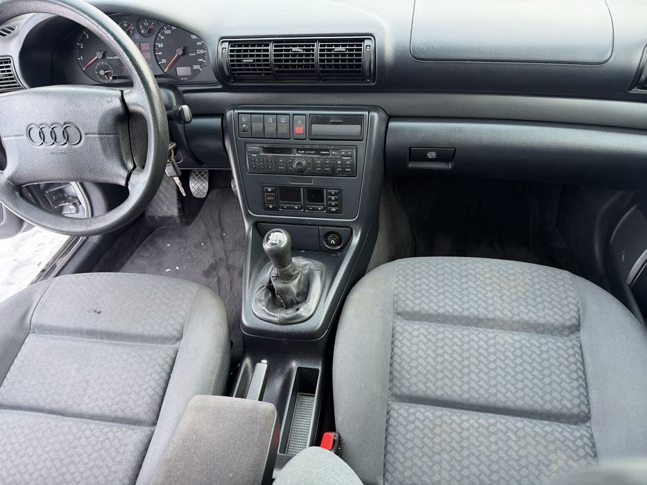 Audi A4-1.6 benzyna - klimatronic