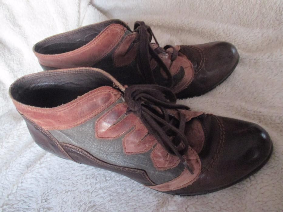 Botins castanhos - Skode