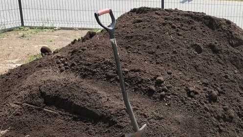 Ziemia do zakładania trawników / ogrodów, Czarnoziem, ziemia ogrodowa