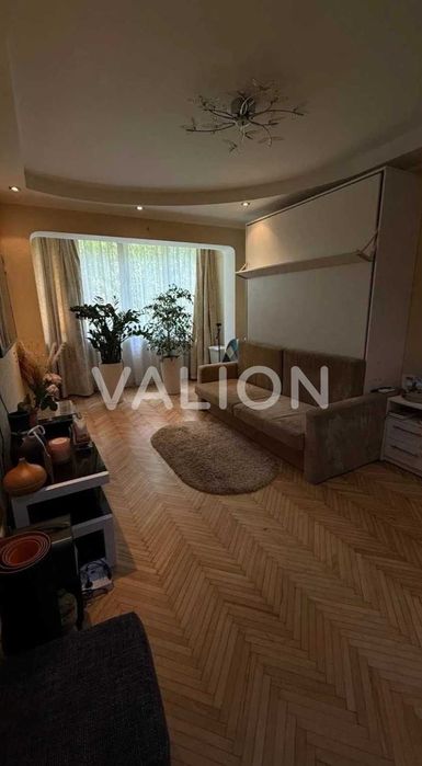 Продам 1кім.квартиру Голосіївський вул.Здановської Юлії,30/2