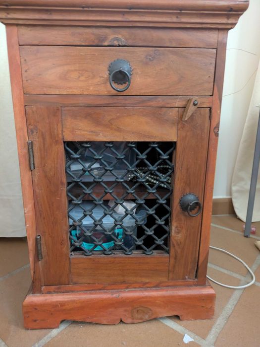 Cama de Dossel de Casal em Madeira Maciça + 2 Mesinhas de Cabeceira — Estilo Rústico/Colonial