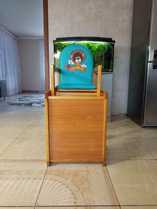 Стільчик для годування