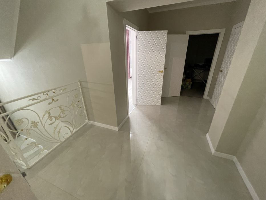 Новий, Сучасний, вже облаштований Будинок , стан люкс