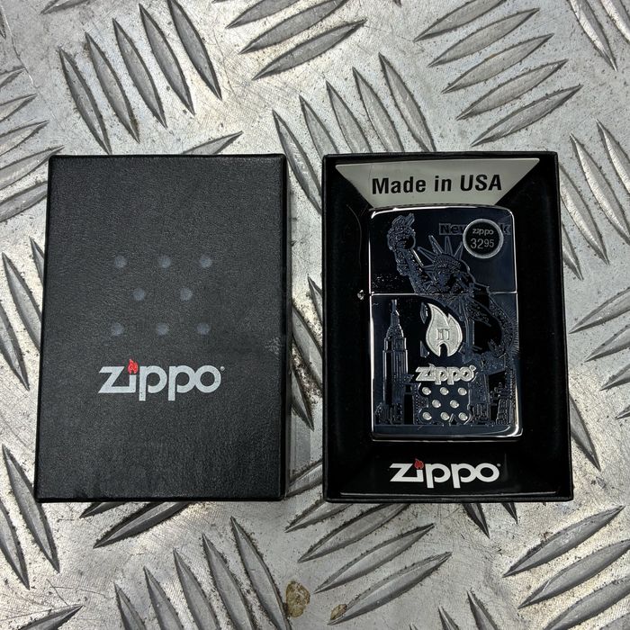 Колекційна Zippo New York Statue of Liberty 2010 року