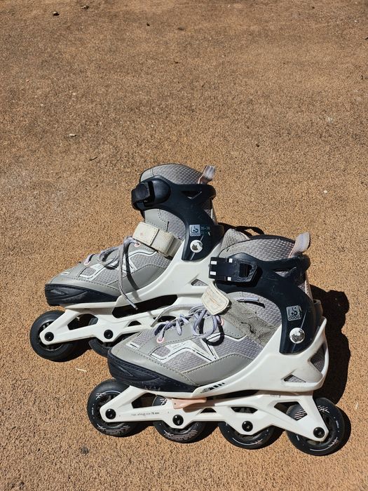 Patins oxelo tradicional e com todas alinhadas