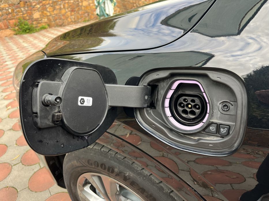 Ford Kuga 2.5 Plug Ih гібрид