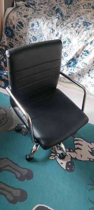 Krzesło obrotowe biurkowe