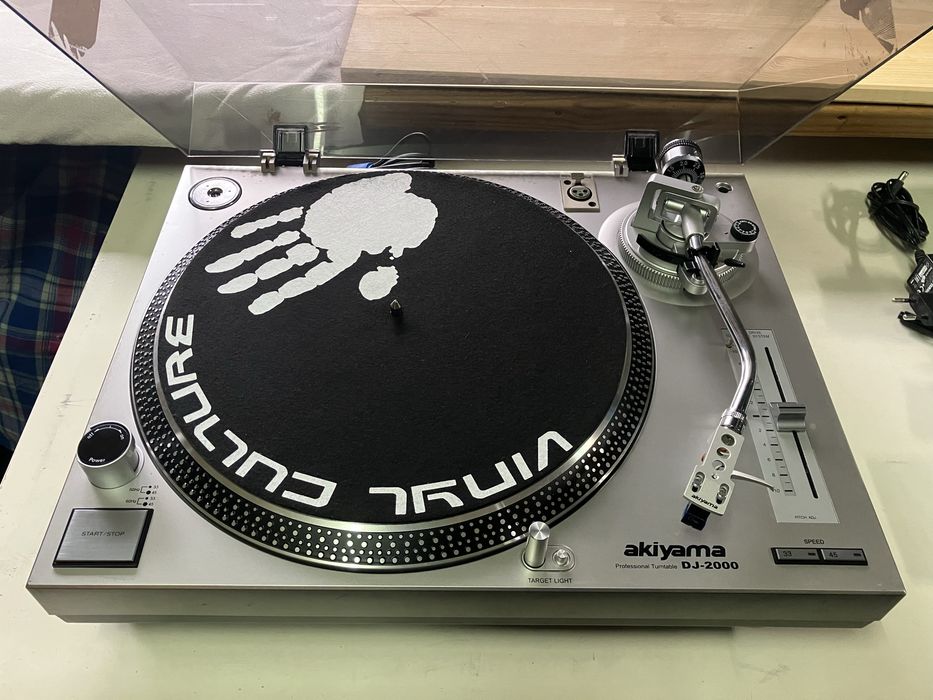 Gira discos e pré amps