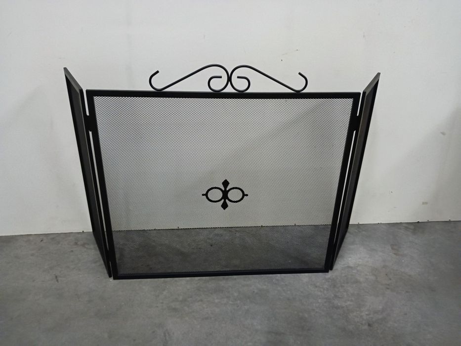 Proteção metálica para lareira, medidas em foto no anúncio