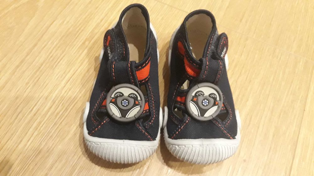 Kapcie chłopięce 21 5.10.15 stan IDEALNY