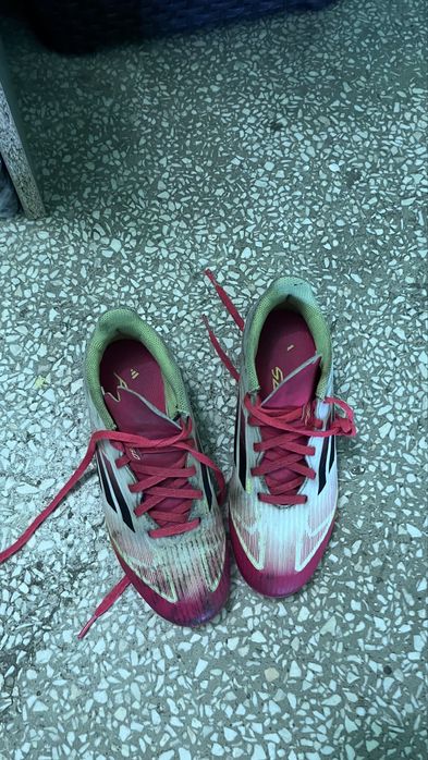 Sprzedam buty pilkarskie