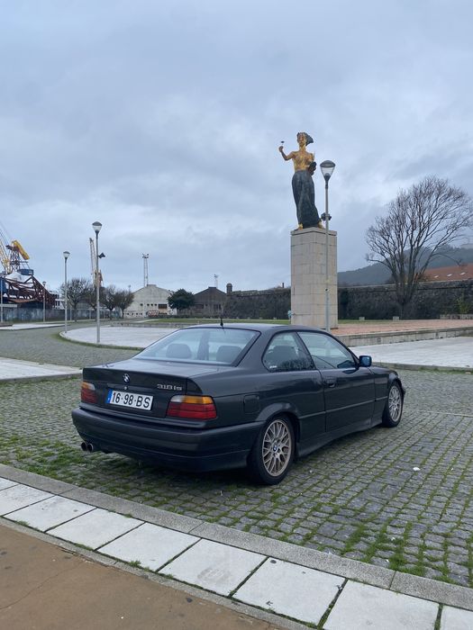 BMW e36 318is coupe
