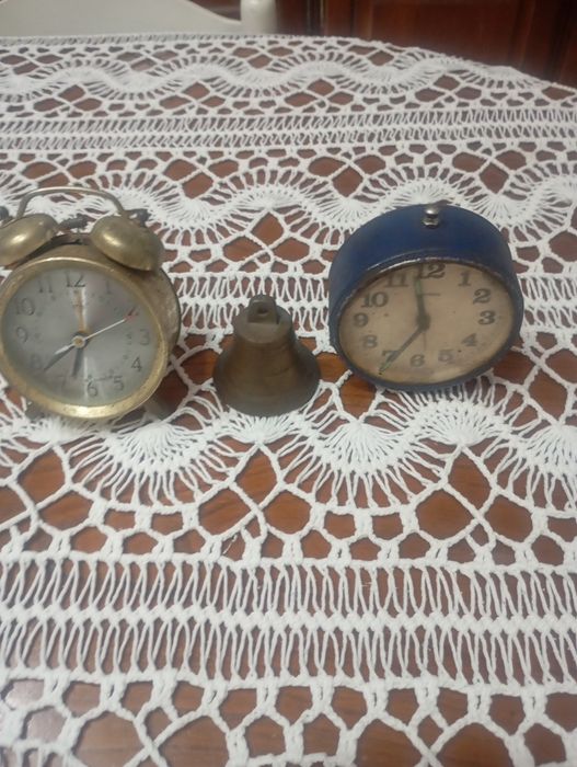 Vendo estes relógios muito bonitos bom estado a trabalhar muito bem