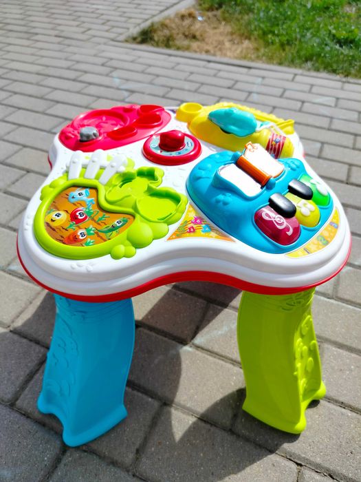 Stolik edukacyjny dla dzieci