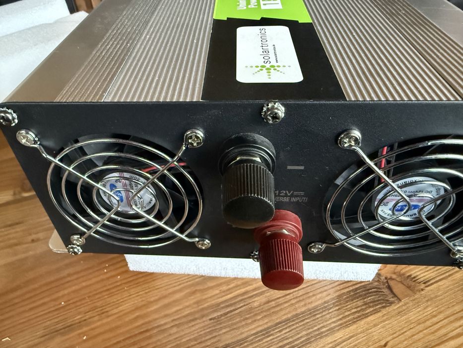 Інвертор SOLARTRONICS 1500 W + два тягових акумулятора 105 та 75 Ah