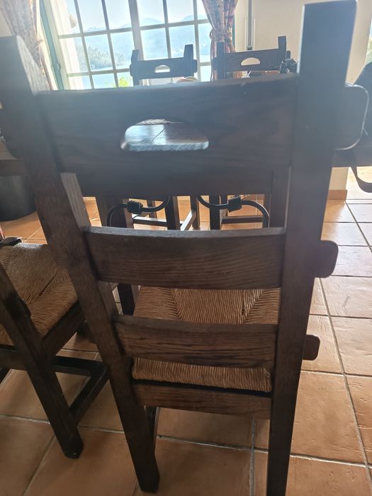 Vendo 4 cadeiras com palhinha