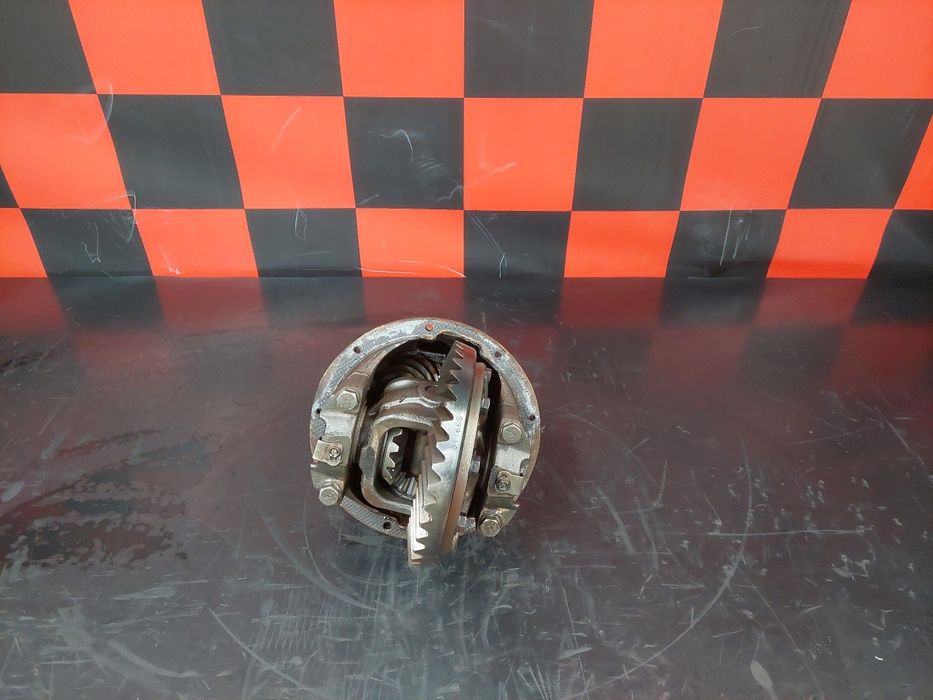 Diferencial frente NISSAN Trade Chassis