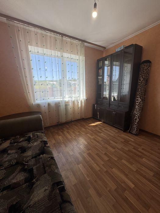 Продам  сучасний будинок в с Володарка