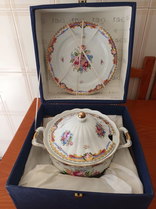 Sopeira com Travessa em Porcelana de Limoges (ElleGi) – Pintada à Mão