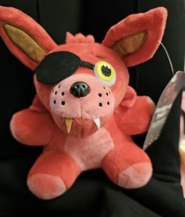 Czerwony pluszak fnaf foxy