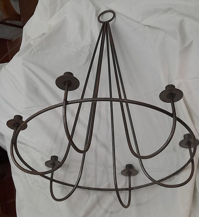 Lustre Candelabro em ferro estilo Medieval