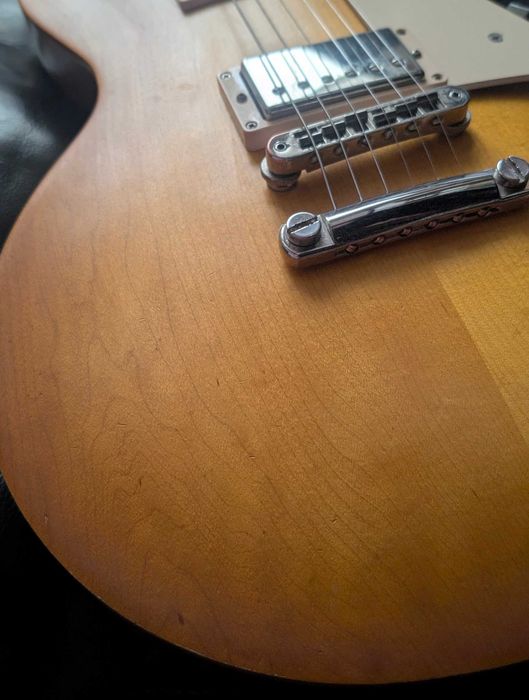 Gibson Les Paul Tribute Satin Honeyburst 2019