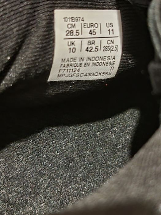 Оригінал 100% чоловічі кросівки asics novablast 5  eur 45