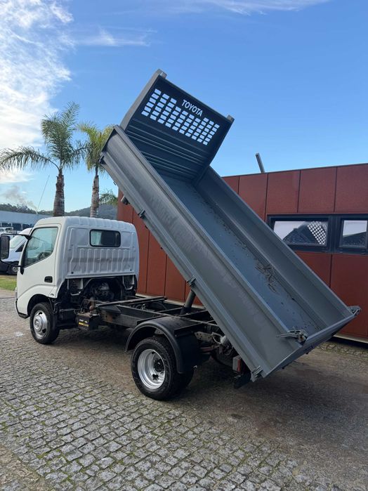 Carrinha toyota dyna tribasculante