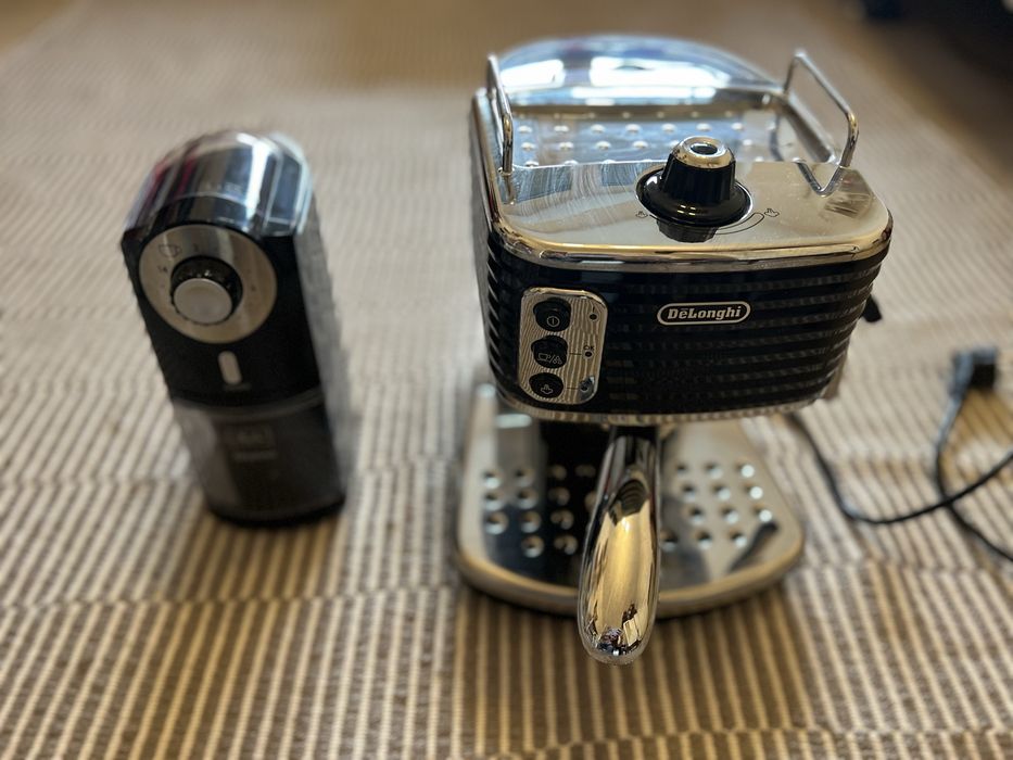 Ekspres kolbowy Delonghi