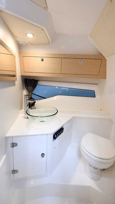 Łódź Motorowa PARKER 850 Voyager