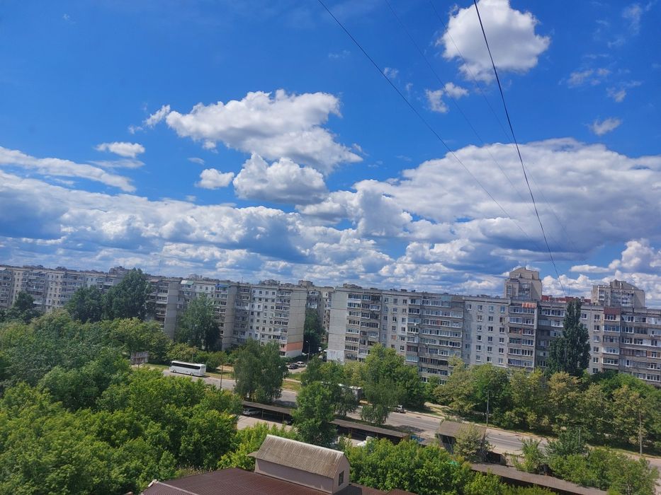 Продам 2 кімнатну квартиру на Героїв Крут