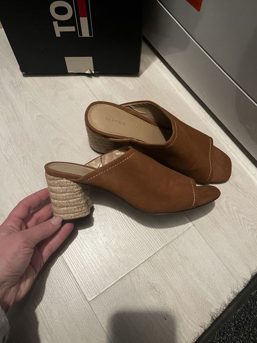 Klapki , sandaly 39-40  cena  20-30 zl