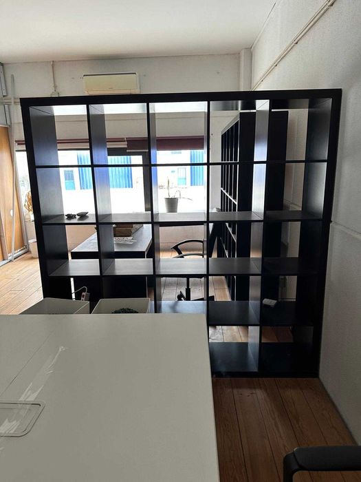 Estante para arrumos ou produtos para venda