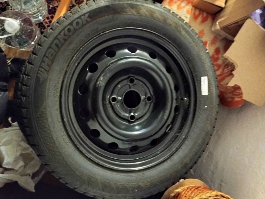 Продам  резіну разом з дисками Шевроле лачеті.