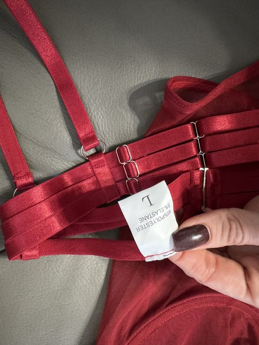 Mega seksowne body w pięknym kolorze plus rękawiece zestaw walentynki