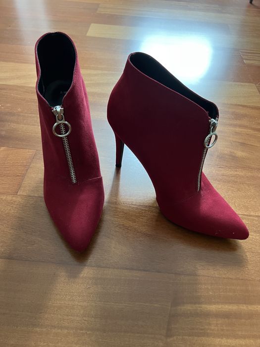 Botins de Salto Vermelhos