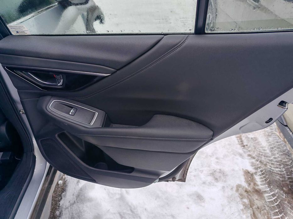 Komplet foteli z boczkami FOTELE SKÓRA Subaru Outback VI BT