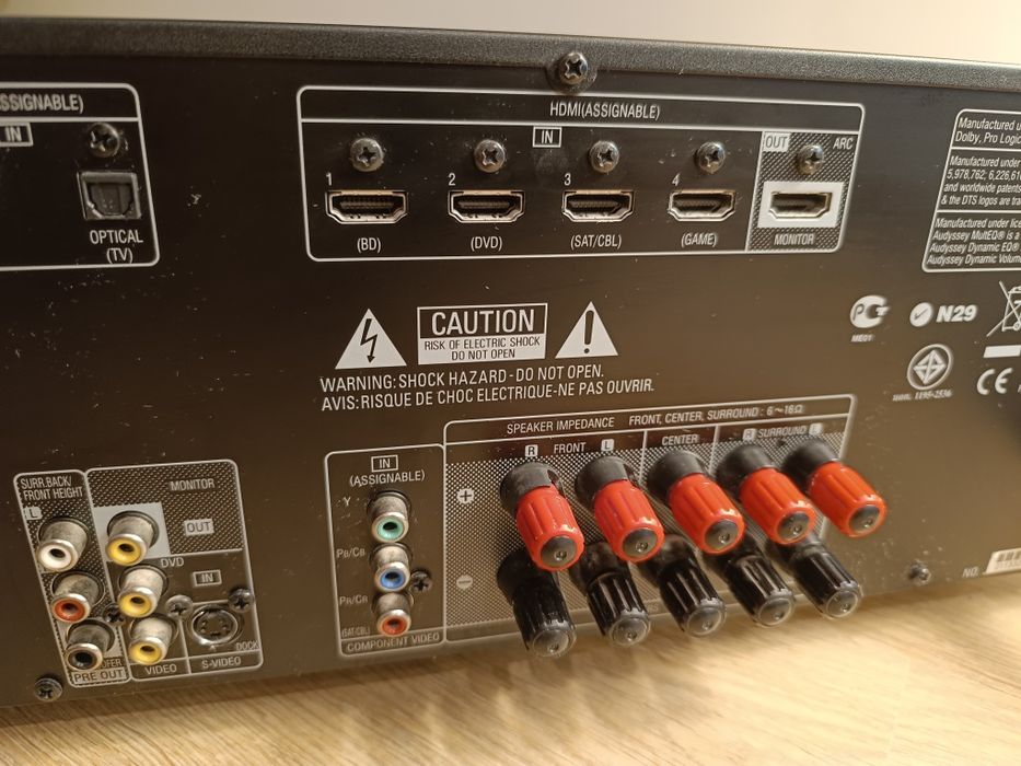 AVR 1611 DENON amplituner kina domowego