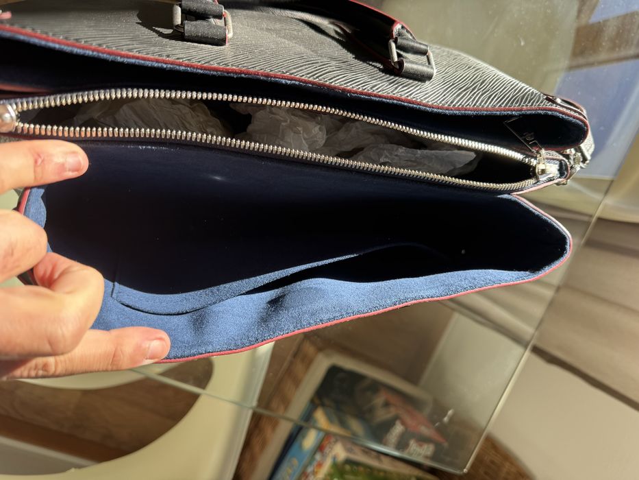 Louis Vuitton Port Documents Jour Epi Noir - Nunca Usada - Com alça