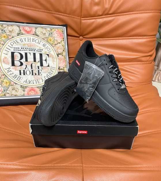Nike Air Force 1 Low Supreme Black R.38