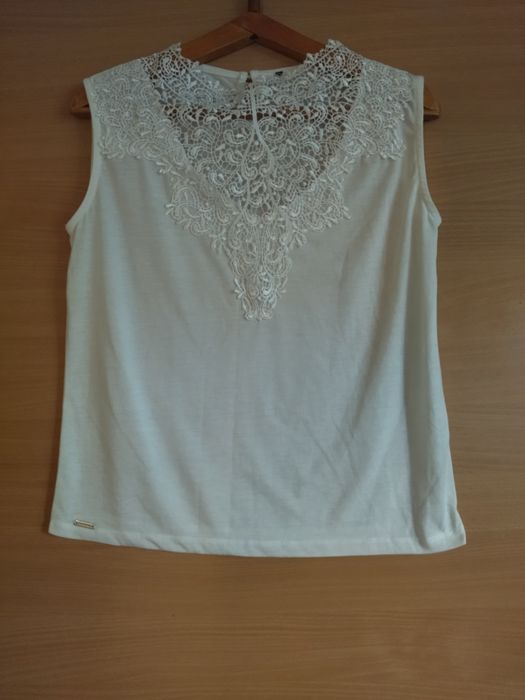 Біла святкова майка