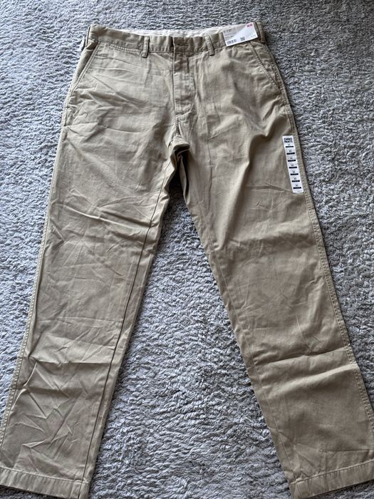 Chinosy uniqlo..