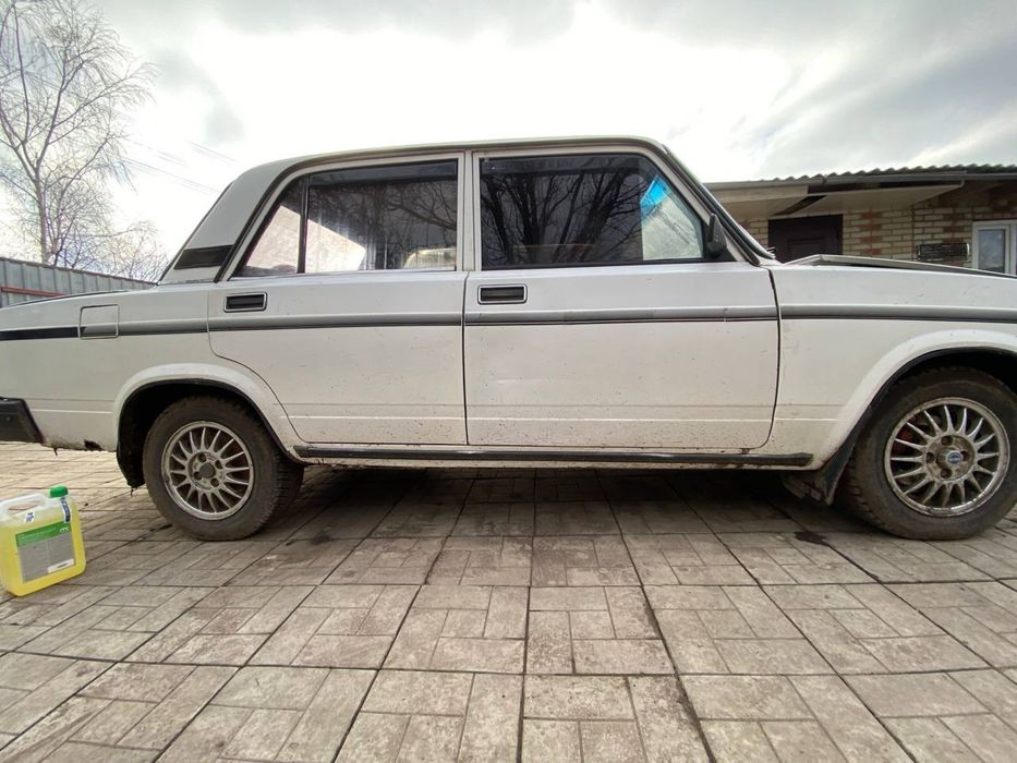 Ваз 2107 продам 1050 доларів