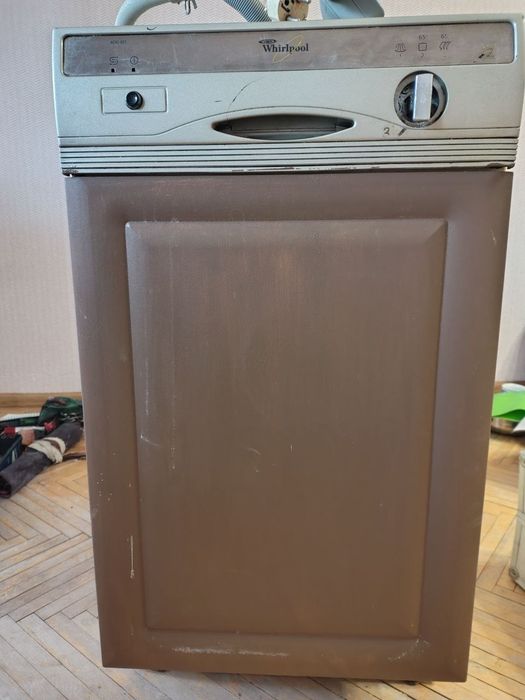 Посудомийка машина whirlpool ADG 931