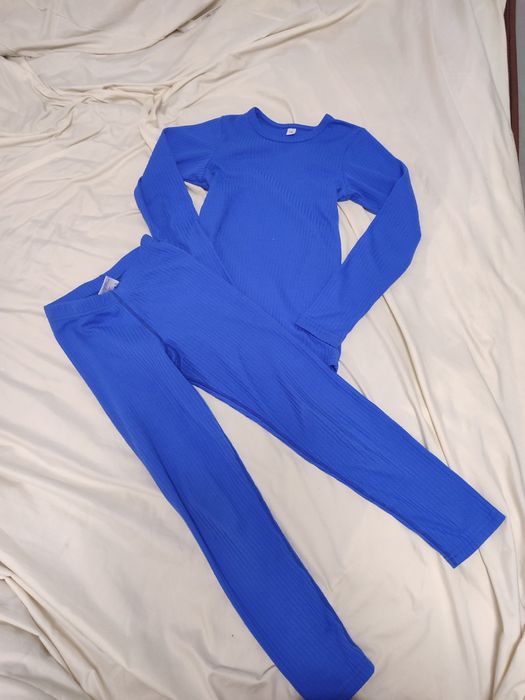 Костюм на дівчинку продам