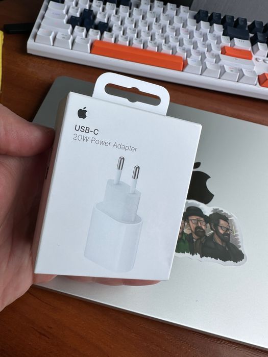 Apple USB-C Power Adapter 20W